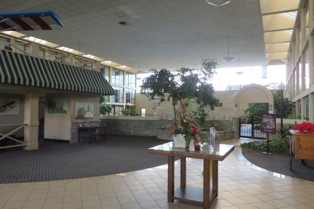 Days Inn By Wyndham Columbus Airport Exteriör bild